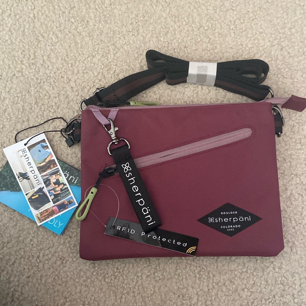 NWT Sherpani Zoom Crossbody Bag